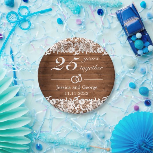 Rustikales Holz und weiße Spitzen Hochzeit Jahrest Pappteller (Party)