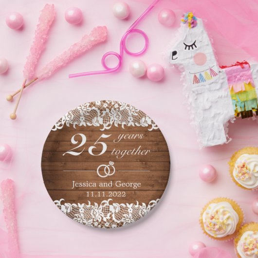 Rustikales Holz und weiße Spitzen Hochzeit Jahrest Pappteller (Party)