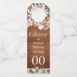 Rustikales Holz und weiße Spitzen Tiara Geburtstag Flaschenanhänger