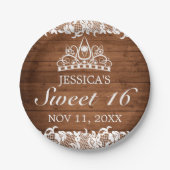 Rustikales Holz und weiße Spitzen Tiara Sweet 16 Pappteller (Vorderseite)