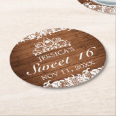 Rustikales Holz und weiße Spitzen Tiara Sweet 16 Runder Pappuntersetzer (Angewinkelt)