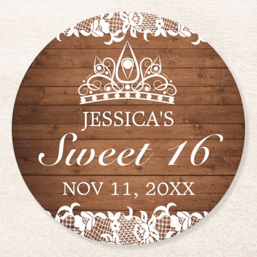 Rustikales Holz und weiße Spitzen Tiara Sweet 16 Runder Pappuntersetzer (Vorderseite)