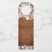 Rustikales Holz und Weißspitzen Brautparty Flaschenanhänger (Rückseite)