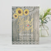 Rustikales Holz Vintage Sonnenblumen Spitzen Braut Einladung (Stehend Vorderseite)