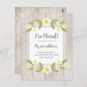 Rustikales Holz, weiße gelbe Blumen Postkarte (Vorne/Hinten)