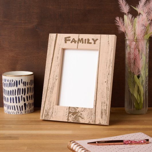 Rustikales Holzkörnchen mit Knothole-Familie Geätzte Rahmen (Links)