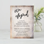 Rustikales Holzkörnchen, wir haben Typografie-Empf Einladung (Stehend Vorderseite)