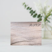 Rustikales Holzkörndesign Hochzeit RSVP Postkarte (Stehend Vorderseite)