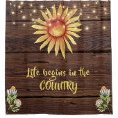 Rustikales Holzleben beginnt im Land Duschvorhang (Vorderseite)