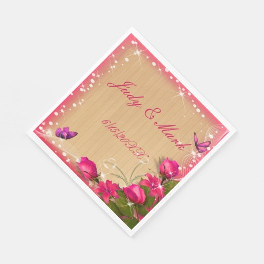 Rustikales Holzrosa Blumenschmetterlingspapier Serviette (Ecke)