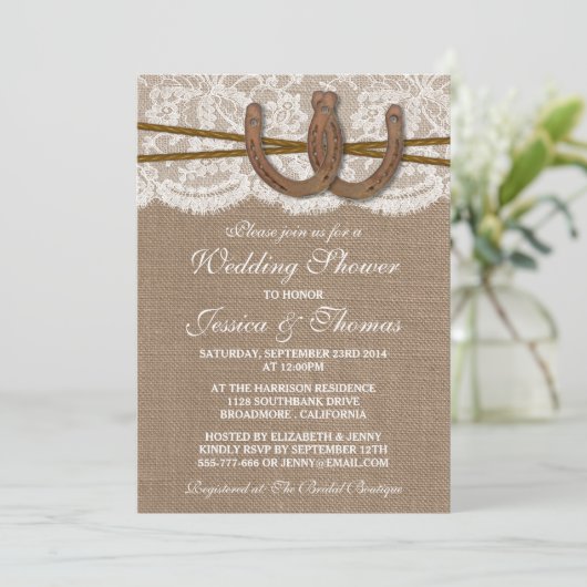 Rustikales Hufeisen auf Burlap & Lace Polterabend Einladung (Stehend Vorderseite)