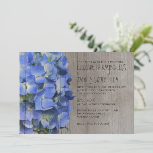 Rustikales Hydrangea Hochzeitseinladungen Einladung (Stehend Vorderseite)