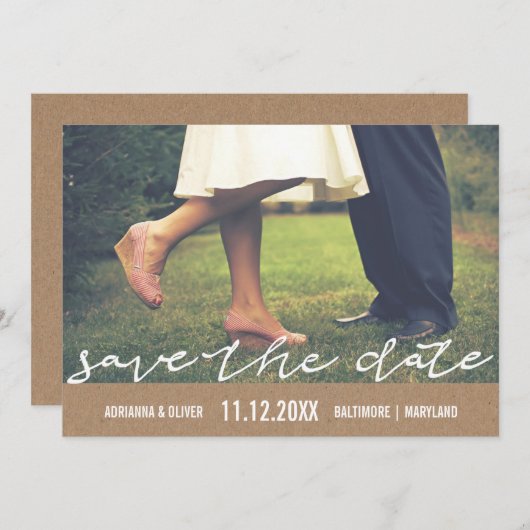 Rustikales Kraftpapier Save the Date Typografie-Fo (Vorne/Hinten)