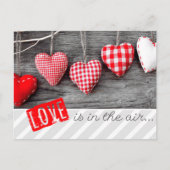 Rustikales Kunsthandwerk Herzens Valentinstag Post Feiertagspostkarte (Vorderseite)