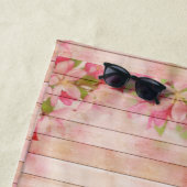 Rustikales Land Blumenrosa Holzfamilie Monogramm Strandtuch (Beispiel)