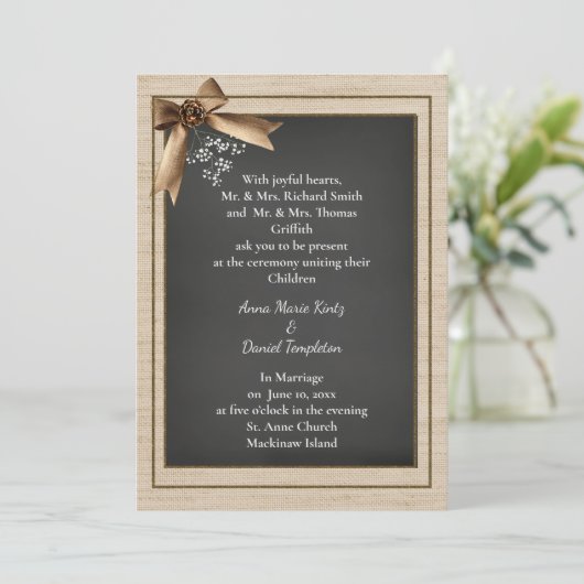 Rustikales Land Burlap Hochzeit Einladung (Stehend Vorderseite)