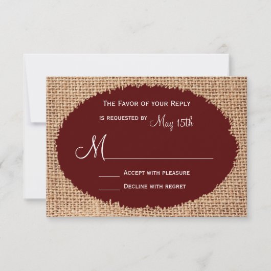 Rustikales Land Burlap Maroon Red Wedding RSVP Karte (Vorderseite)