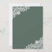 Rustikales Land Dusty Green Floral Lace Quinceaner Einladung (Rückseite)