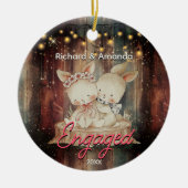 Rustikales Land erste Weihnachten verlobt Keramik Ornament (Vorne)