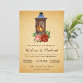 Rustikales Land Floral Lantern Hochzeit Einladung (Stehend Vorderseite)