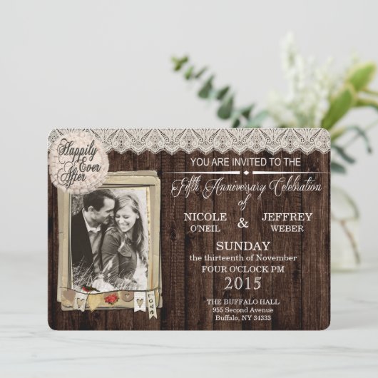 Rustikales Land Holz 5 Jahre Anniversary Einladung (Stehend Vorderseite)