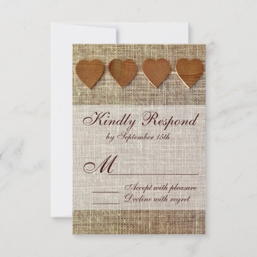 Rustikales Land Holz Herz Burlap Wedding RSVP Karte (Vorderseite)