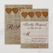 Rustikales Land Holz Herz Burlap Wedding RSVP Karte (Vorne/Hinten)