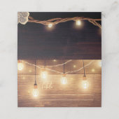Rustikales Land Holz String Lights Hochzeit Platzkarte (Außenseite Aufgefaltet)