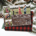 Rustikales Land Mason Jar Foto Collage Weihnachten Einladungspostkarte<br><div class="desc">Feiern Sie Weihnachten mit dieser rustikalen Scheune 4-Foto Collage Karten. Handgezeichnete Typografie und Lichter mit Streichquellen mit Maurerkirschen mit dem perfekten warmen und landschaftlichen Ambiente machen diesen Urlaub zu einer großartigen Wahl für Familie und Freunde. Die Rückseite weist eine rote Büffel-karierte Textur auf. Entsprechende Produkte finden Sie in unserer "Rustic...</div>