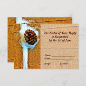 Rustikales Land Pinecone Wedding RSVP Karten (Vorne/Hinten)