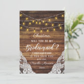 Rustikales Land String Lights Wood Lace Bridesmaid Einladung (Stehend Vorderseite)