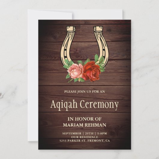 Rustikales Land Wood Floral Horseshoe Aqiqah Einladung (Vorderseite)