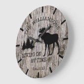 Rustikales Landholz lebt auf RV Zeit Elche Uhr (Winkel)