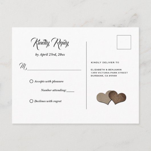 Rustikales Landwald Lace Burlap Heart Wedding RSVP Einladungspostkarte (Rückseite)