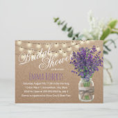 Rustikales Lavendel-Brautparty Jar Kraft Einladung (Stehend Vorderseite)