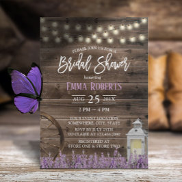 Rustikales Lavendel-Weiße Laternengebirge Brautpar Einladung