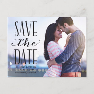 Rustikales Letterüberlagertes Foto Save the Date Ankündigungspostkarte