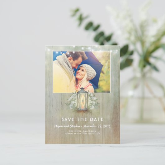 Rustikales Licht - Eisen-Laterne-Foto Save the Dat Ankündigungspostkarte (Stehend Vorderseite)