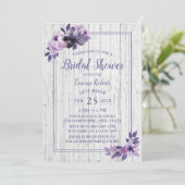 Rustikales Lila Blumenfrühling Hochzeitszitz Braut Einladung (Stehend Vorderseite)