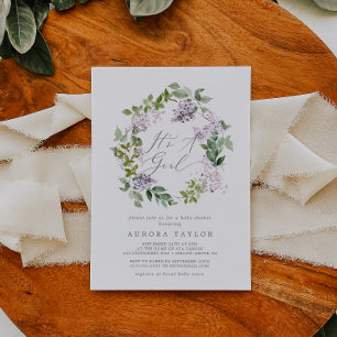 Rustikales Lilac Es ist eine Mädchen-Babydusche Einladung