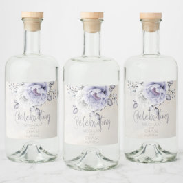 Rustikales Lilac und Alabaster Peony Floral Alkoholflaschenetikett