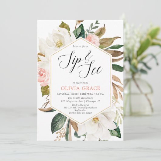 Rustikales Magnolia Blumengrün Mädchen Schluck see Einladung (Stehend Vorderseite)