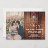 Rustikales Mason Jar Stallholz Monogramm Foto Hoch Einladung (Vorderseite)