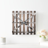 Rustikales Mehrholz-Weiß- und Braunstüren Quadratische Wanduhr (Zuhause)