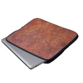 Rustikales Metall: strukturierte Oberfläche. Laptopschutzhülle (Vorne Knopf)