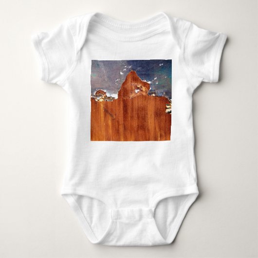 Rustikales Metall: Vintage Eisenstruktur. Baby Strampler (Vorderseite)