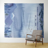 Rustikales Misty Pine Forest Wedding Foto Hintergr Wandteppich (Beispiel (Horizontal))