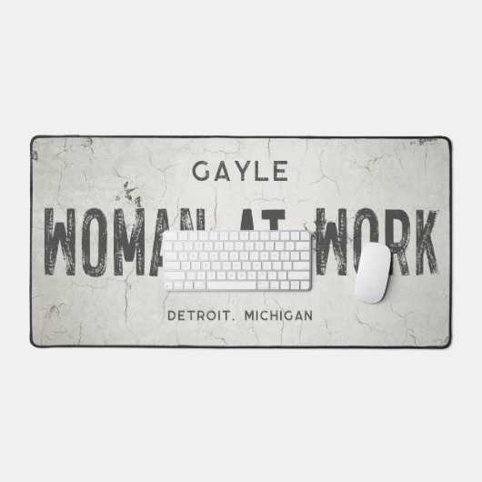 Rustikales modernes Bauernhaus Girl Name Stadt Schreibtischunterlage (Tastatur & Maus)