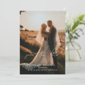 Rustikales, modernes Script-Hochzeitsskripte-Foto Einladung (Stehend Vorderseite)