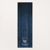 Rustikales Monogramm Navy Blue Wood Yogamatte (Rückseite)